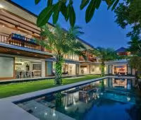 Villa Bendega Rato, Piscina al atardecer